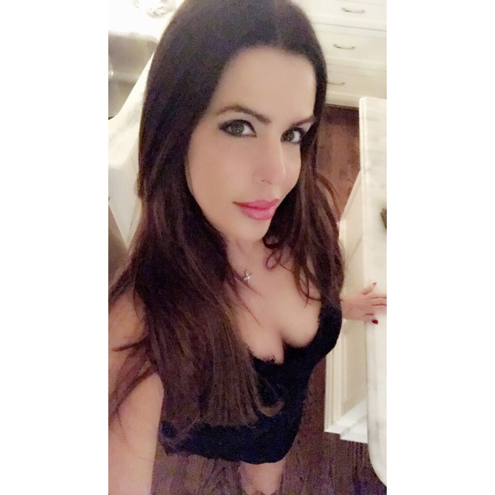 Meet your Posher, Adriana